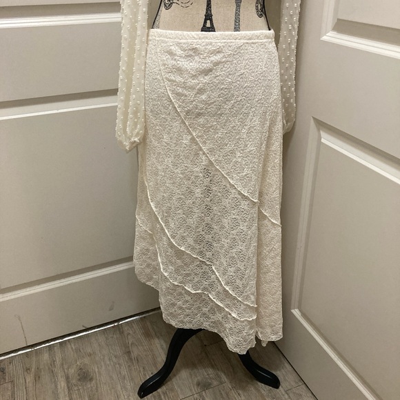 Chic Cream Lace Maxi Skirt Gartered Waistband - Picture 1 of 6